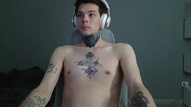 DENIS_HERE লাইভ XXX চ্যাট