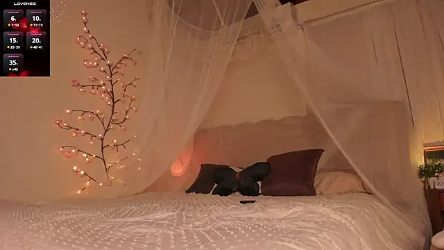 Whitekitty-exe Chat XXX live