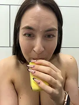 Holly_Play - massage naked tits next to people in 📚