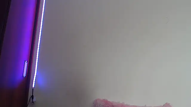 KittyQueen69- Live XXX-chat