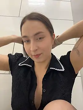 Holly_Play - massage naked tits next to people in 📚