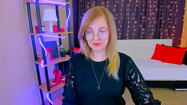 Chat +18 de YourUniverser ao vivo
