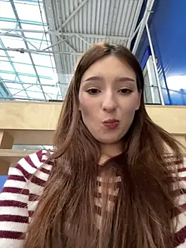 LilluKatten - tease u with top + massage lil boobs ☺️