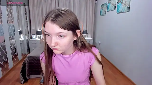 Chatroom XXX en direct de NikaRain