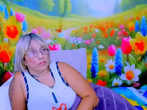Chat +18 de indianroxy ao vivo
