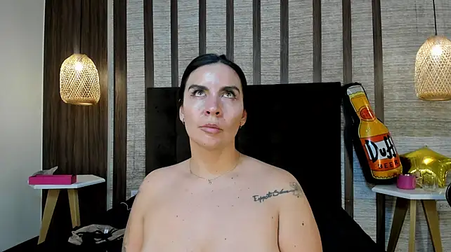 Czat XXX na żywo – Hannah_Cross