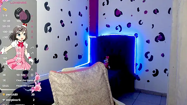 Ivory_aiko - naked with oil
