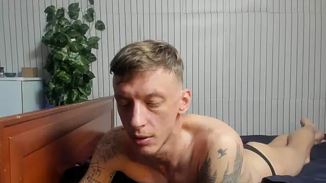 Chat XXX en directo de James2Inked
