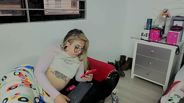 دردشة inkedsinners_ الجنسية المباشرة