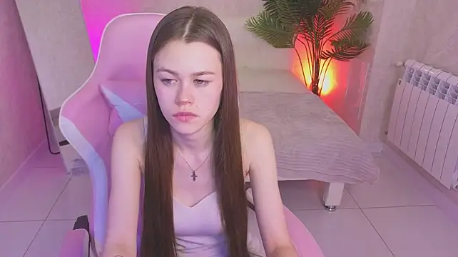 emily_one_fox Adlı Modelin Canlı XXX Sohbeti