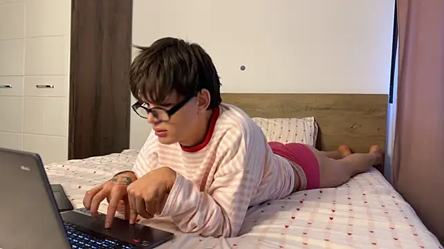 MathiasRay's Live XXX Chat