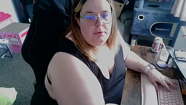 BBW-QUEENIE Live XXX-chat