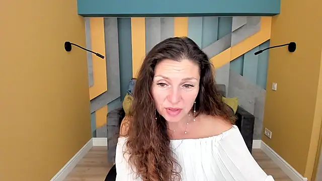 EllaLong's Live XXX Chat