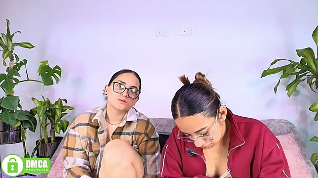 Jules_n_Gia 即時 XXX 聊天