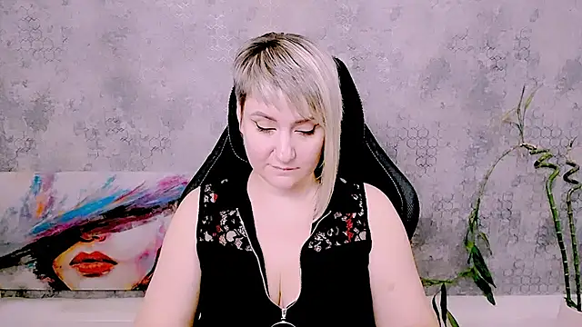 Djullia Live XXX-chat