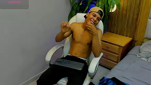 Colby_driscoll Obrolan Langsung XXX