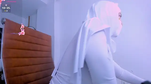 zuri_zayn XXX чат на живо