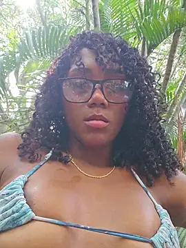 Lucia_Milano - Domi ON MY CLIT x5min + plug anal 🌸