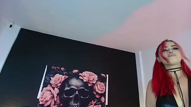 EvaaFoxxy1 Adlı Modelin Canlı XXX Sohbeti
