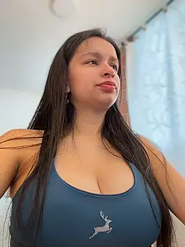 Chatroom XXX en direct de Soy_Sara7