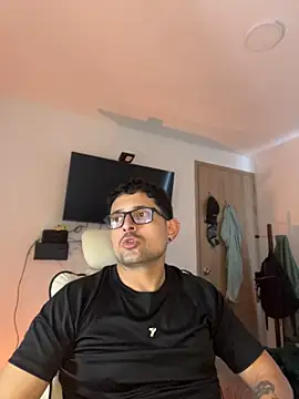 TroyeKnight Live XXX Chat