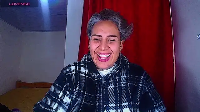 Yessi_rousse লাইভ XXX চ্যাট