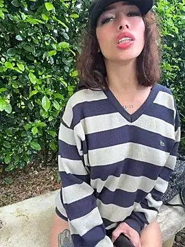 Chat +18 de roxyrougee ao vivo