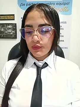 Chat +18 de MAYE__13 ao vivo