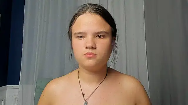 AdeleCruz Adlı Modelin Canlı XXX Sohbeti