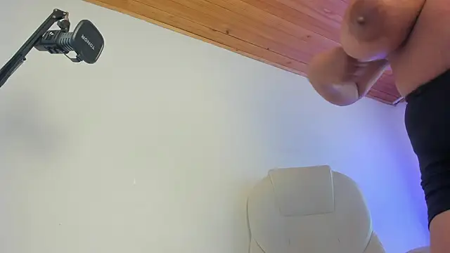 Chat +18 de valentiinaboobs ao vivo