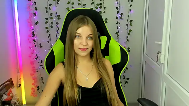 LuckyKinsley's Live XXX Chat