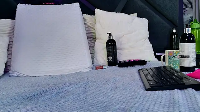 Iris_Ross_ - fingers in my sweet pussy