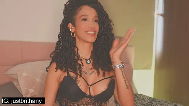 Brithany_bridge - FINGERING ASS, BIG SQUIRT