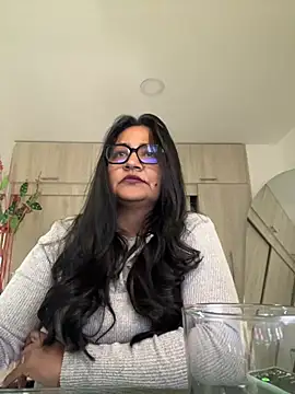 Adele_Sweett - 1 finger in ass