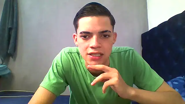 Latinos_2001 Adlı Modelin Canlı XXX Sohbeti