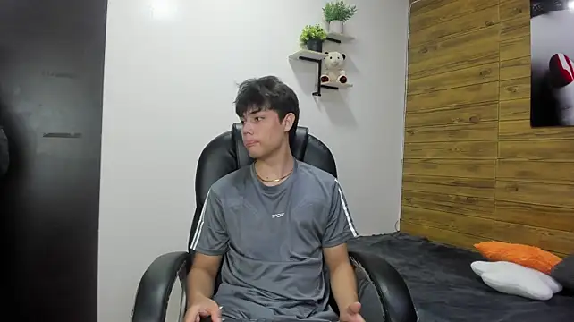 ivan_cooper Chat XXX in diretta