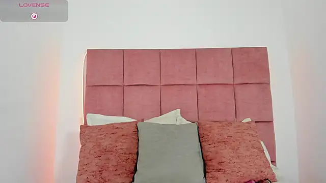 SammiRosse - Open legs play pussy