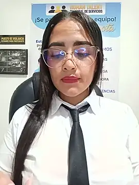 Chatroom XXX en direct de MAYE__13