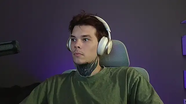 צ'אט XXX בשידור חי של DENIS_HERE
