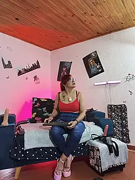 XXX chat uživo modela keila_j