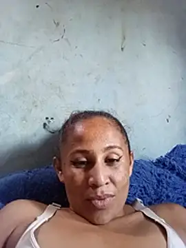 Chat XXX en directo de MoanaCaspier