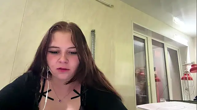 KariStpeters - Turn around and show my body