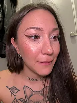 SaintSquirt Adlı Modelin Canlı XXX Sohbeti