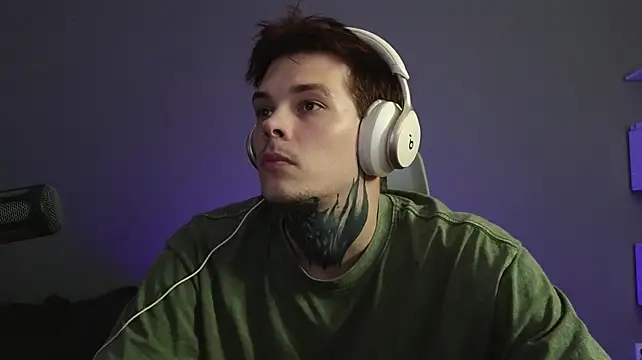 צ'אט XXX בשידור חי של DENIS_HERE
