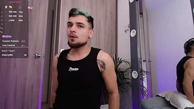 Two_sinzXX live XXX chat