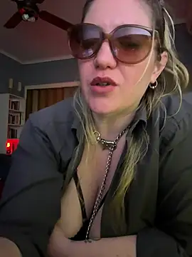 Granlady7 Adlı Modelin Canlı XXX Sohbeti