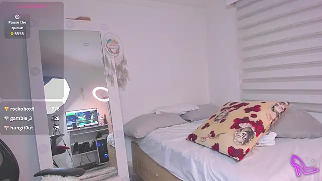 SharonVelvet - remove panty