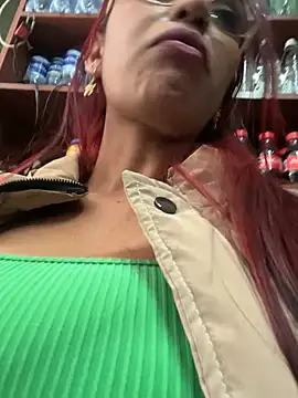 Chat XXX en directo de Sara-77