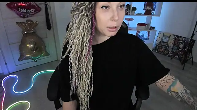 HoneySallyMoore XXX чат на живо