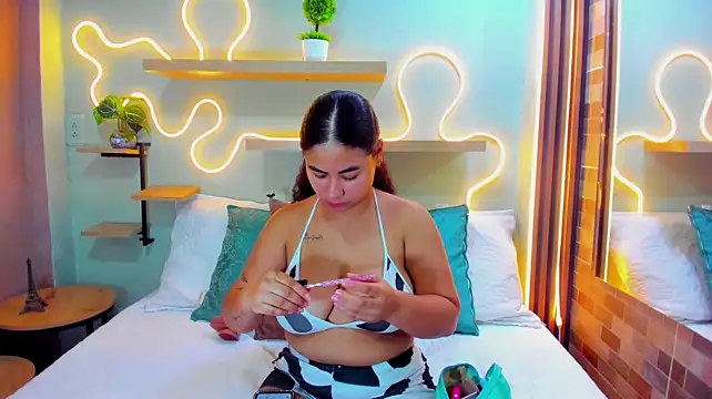 Amber_Milers - To take off the garment
